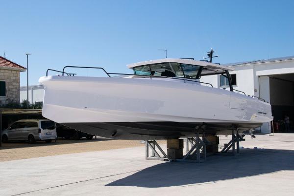 2024 Axopar 45 Cross Top