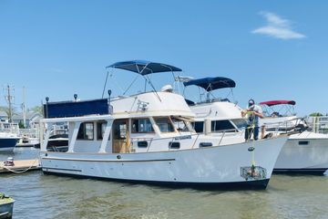1981 Marine Trader 36" Europa