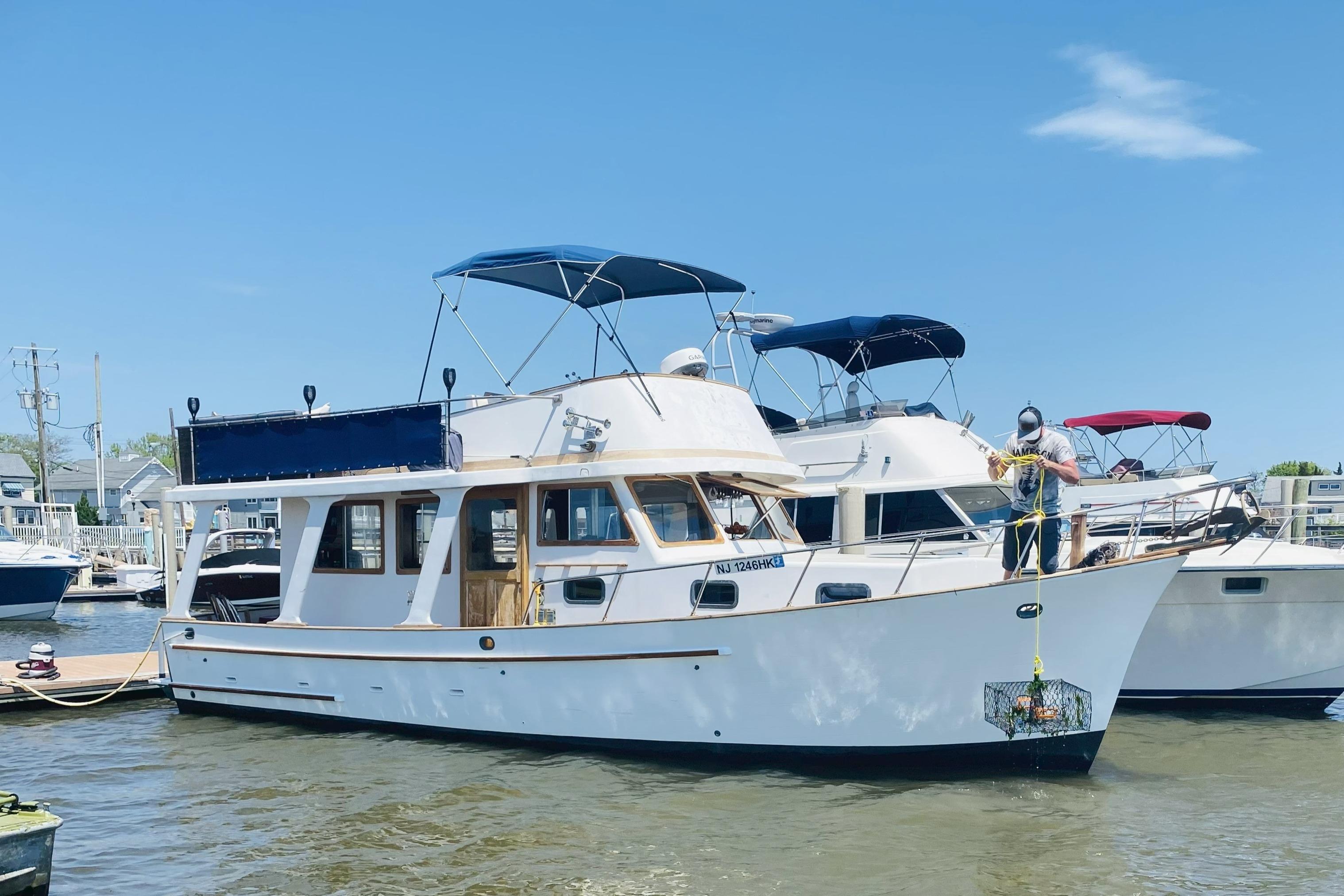 1981 Marine Trader 36" Europa