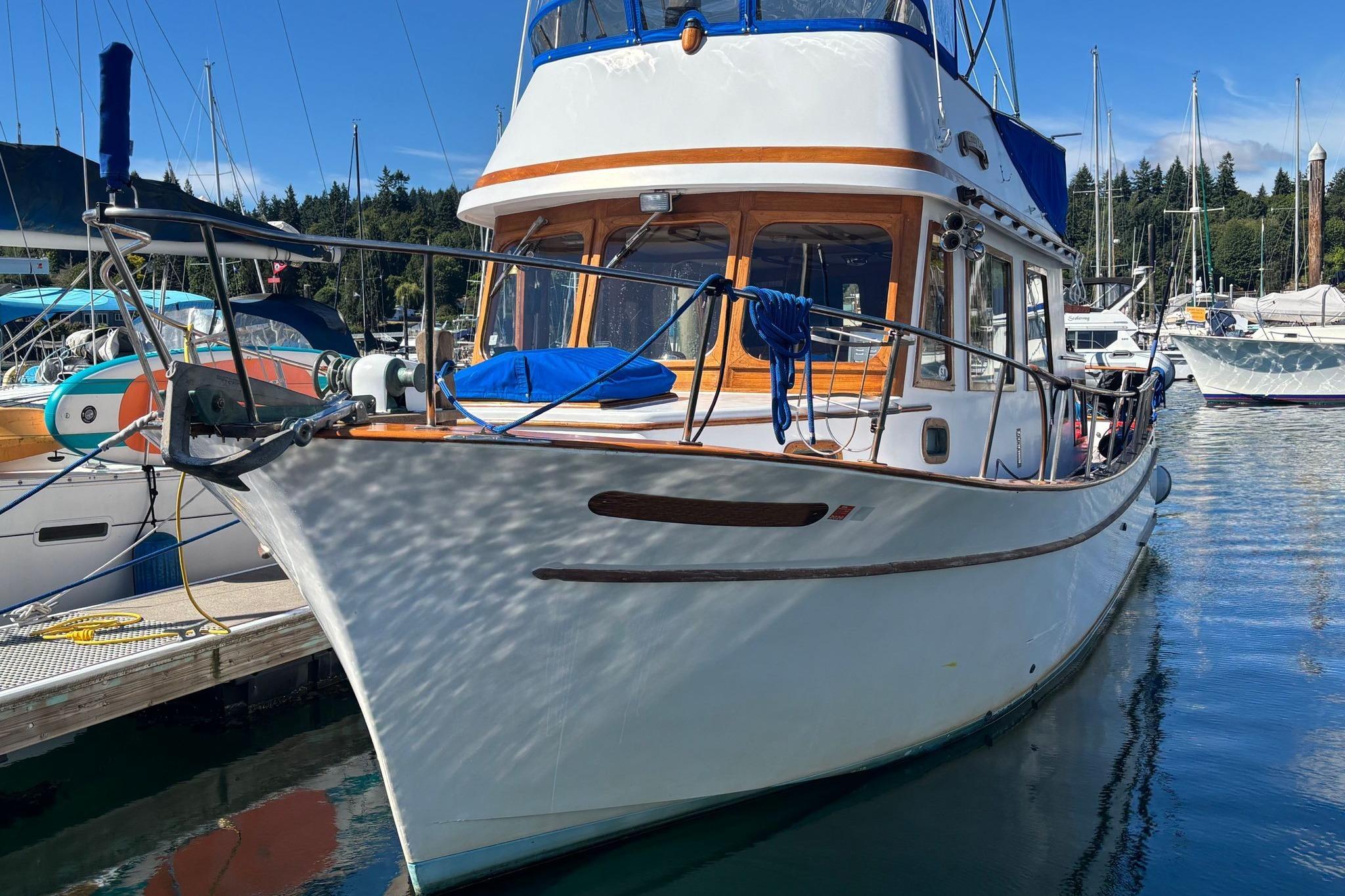 1976 CHB 34 Tri-Cabin