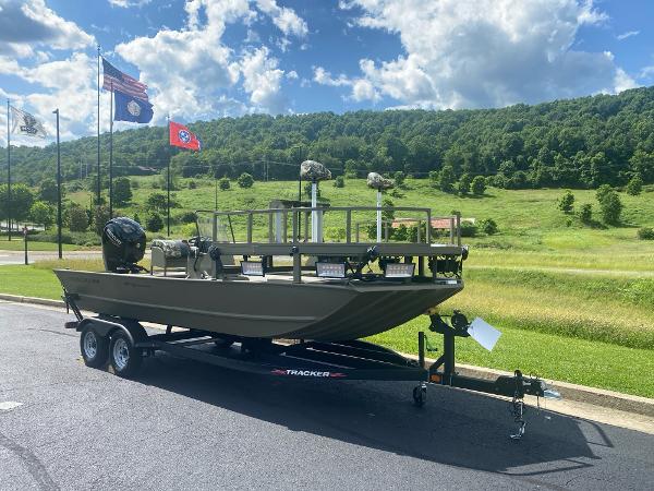 2024 Tracker Grizzly 2072 CC Sportsman