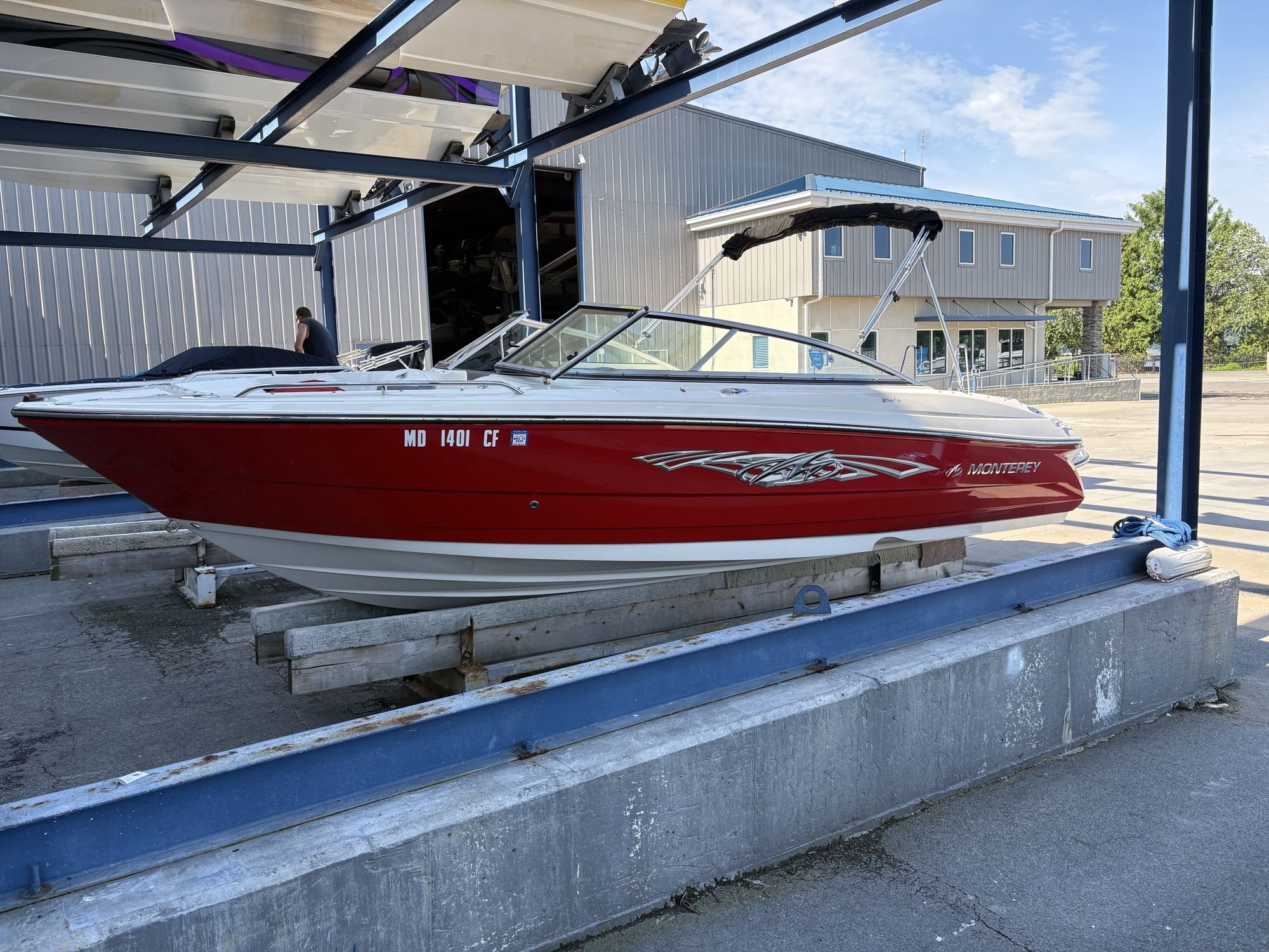 2011 Monterey Sport Boat 224FS