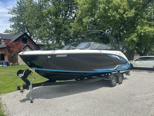 2021 Yamaha Boats 252 XE (Wake Edition)