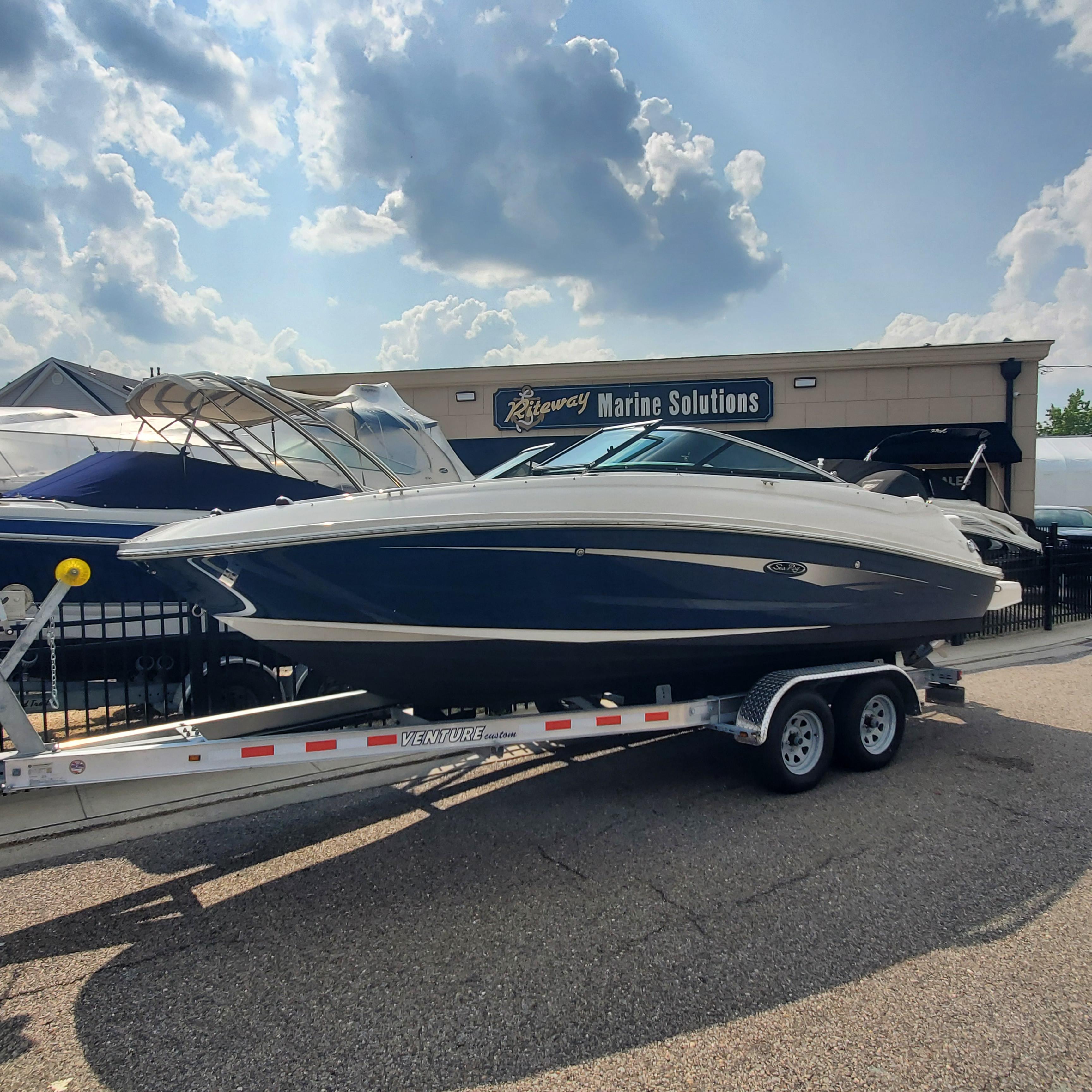 2014 Sea Ray 220 Sundeck Outboard, BABYLON New York - boats.com