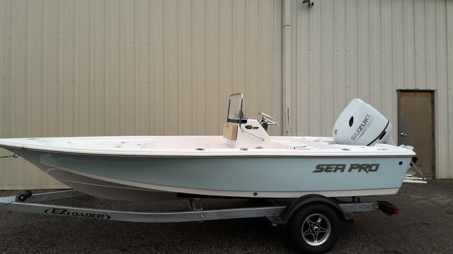 2025 Sea Pro 172 Bay