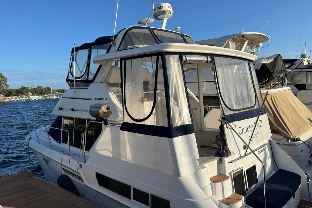 1998 Carver 355 Aft Cabin