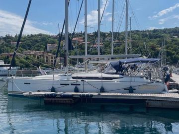 2011 Jeanneau Sun Odyssey 439