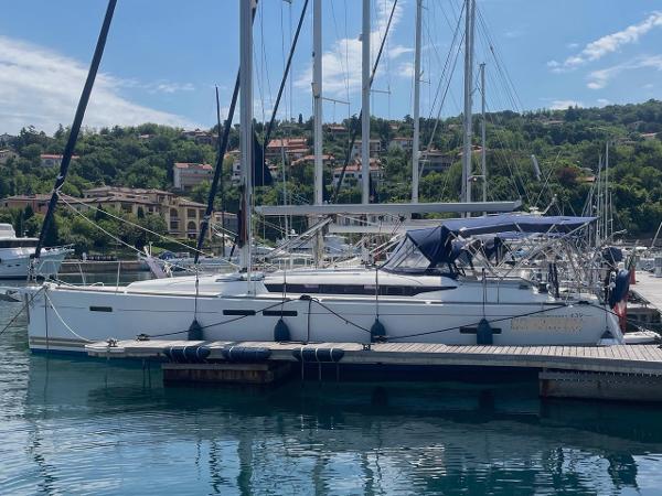 2011 Jeanneau Sun Odyssey 439