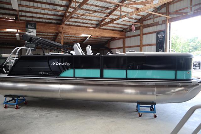 2024 Bentley Pontoons Legacy 223 Swingback Triple Tube Pkg