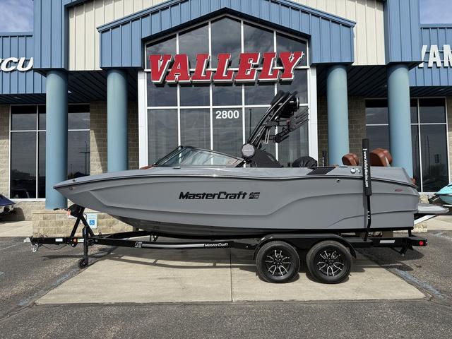 2025 MasterCraft XT22