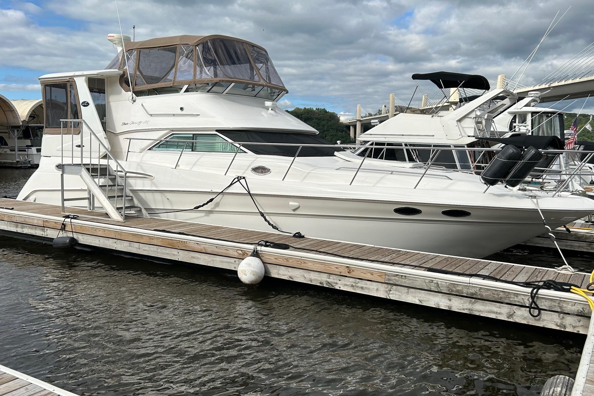 2001 Sea Ray 420 Aft Cabin
