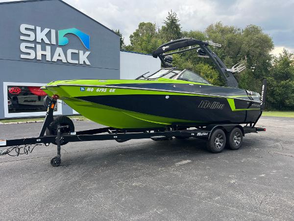 Malibu Wakesetter 22 MXZ 2019 Malibu Wakesetter 22 MXZ boat on trailer at Ski Shack dealership.