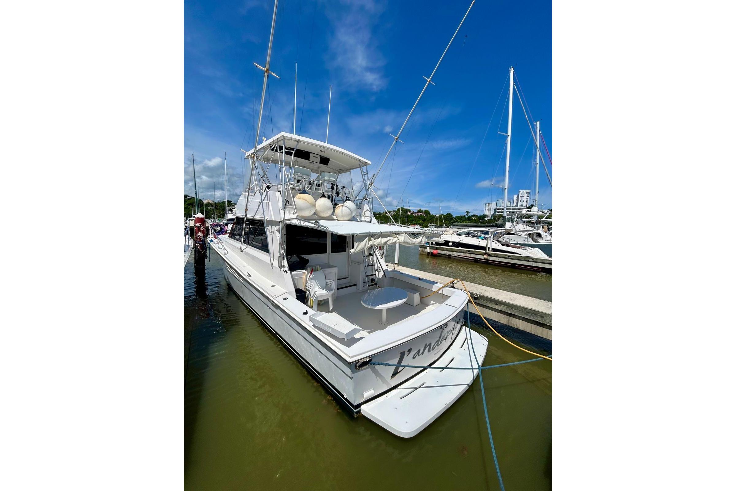 1990 Viking 48 Convertible