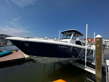 2012 Everglades 295 Center Console