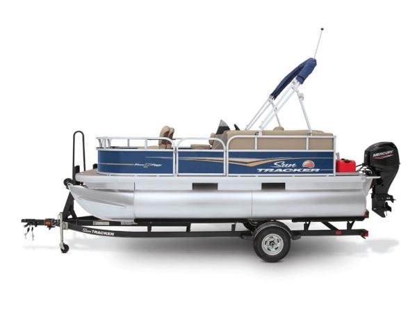 Sun Tracker Bass Buggy® 16 XL Select 2024 Sun Tracker Bass Buggy® 16 XL Select pontoon boat on trailer.