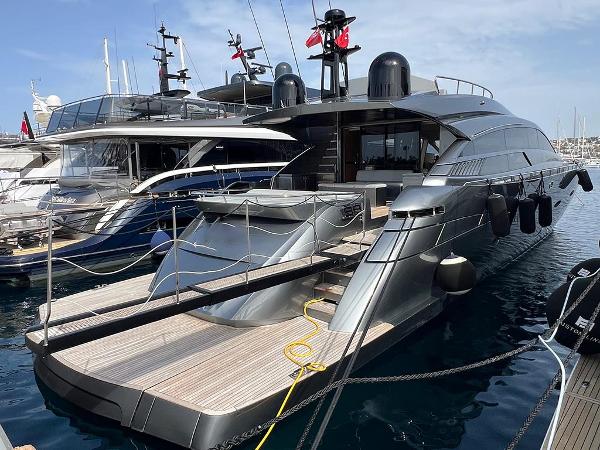 2012 Pershing 92