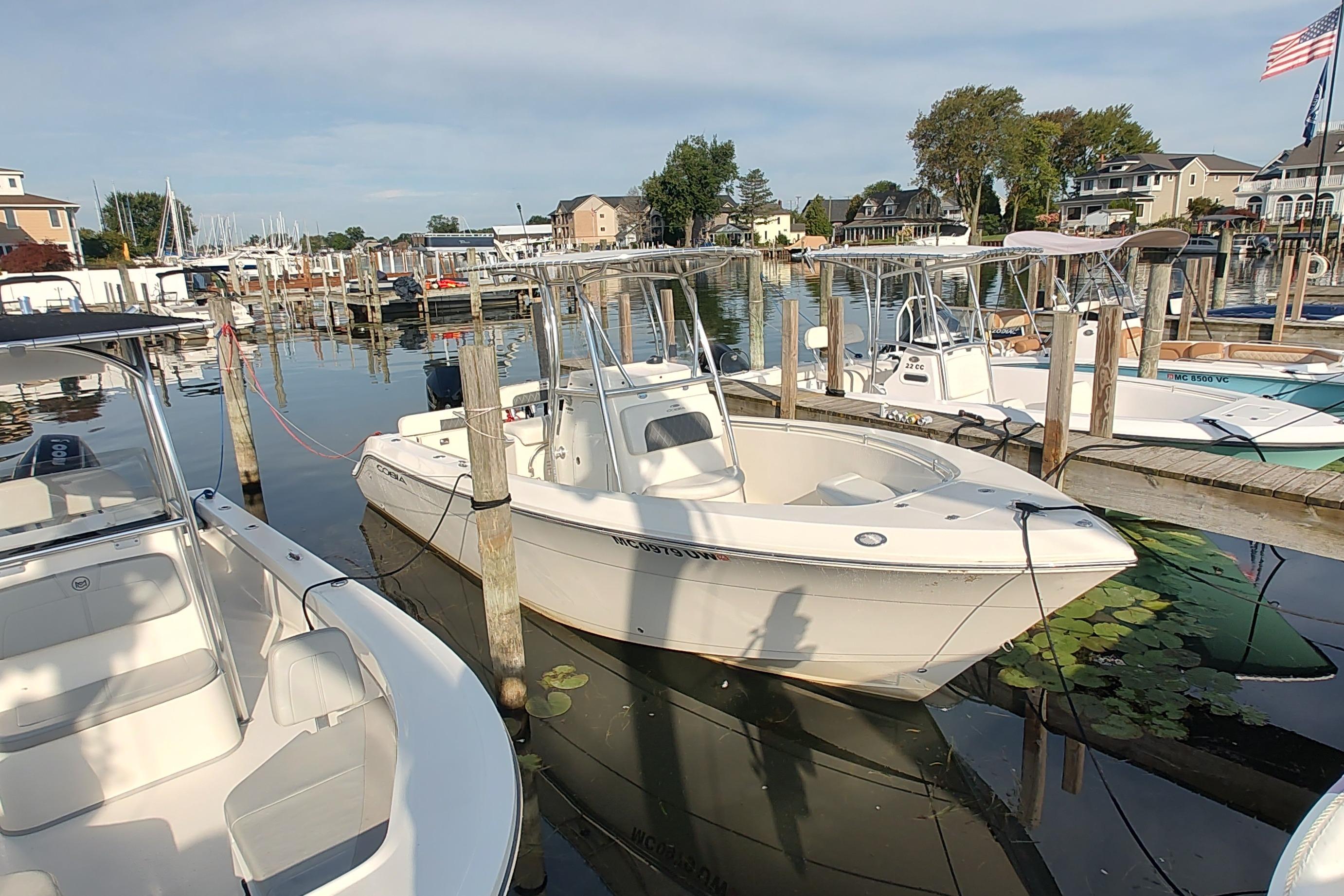 2023 Cobia 237 Center Console