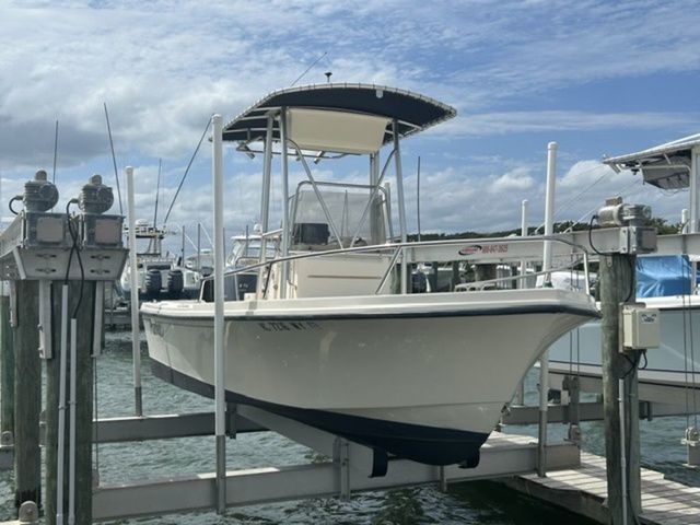 2004 Parker 1801 Center Console