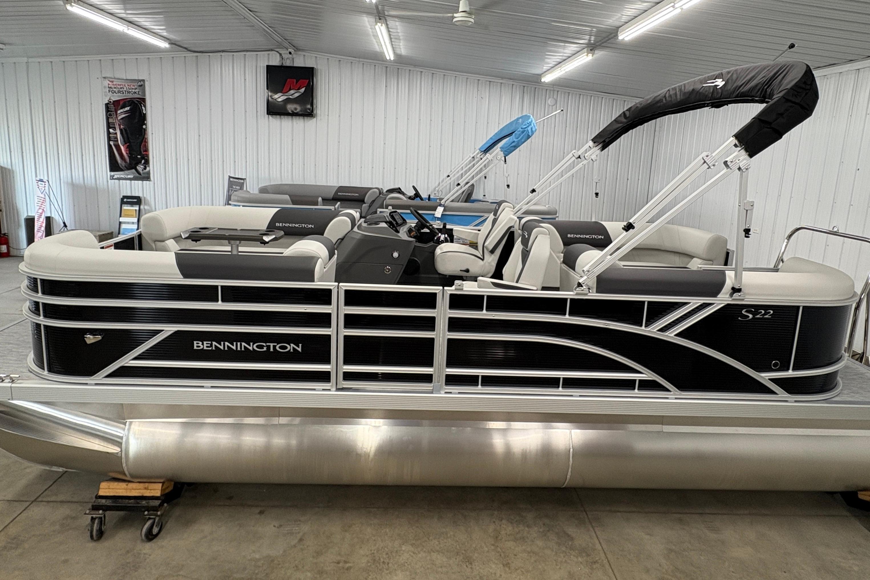 2026 Bennington 22 SSR Stern Radius SNAP