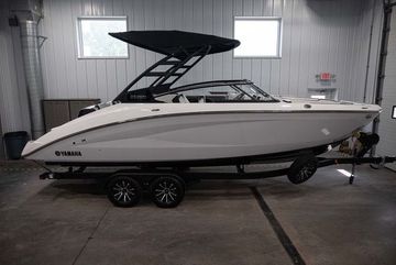 2025 Yamaha Boats 252SD