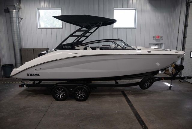 Yamaha Boats 252SD