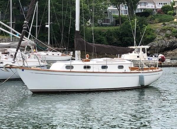 1983 Cape Dory 28