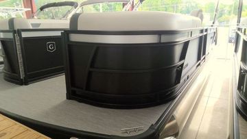 2026 Godfrey Marine Sweetwater 2286 SFLC 27" Impact Center Tube Packag
