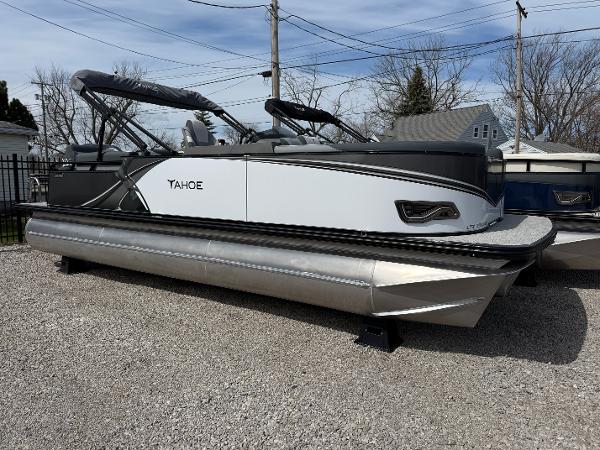 2025 Tahoe Pontoon LTZ Quad Lounger Shift