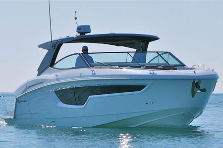 2021 Cruisers Yachts 38 Gls I O Boats Com