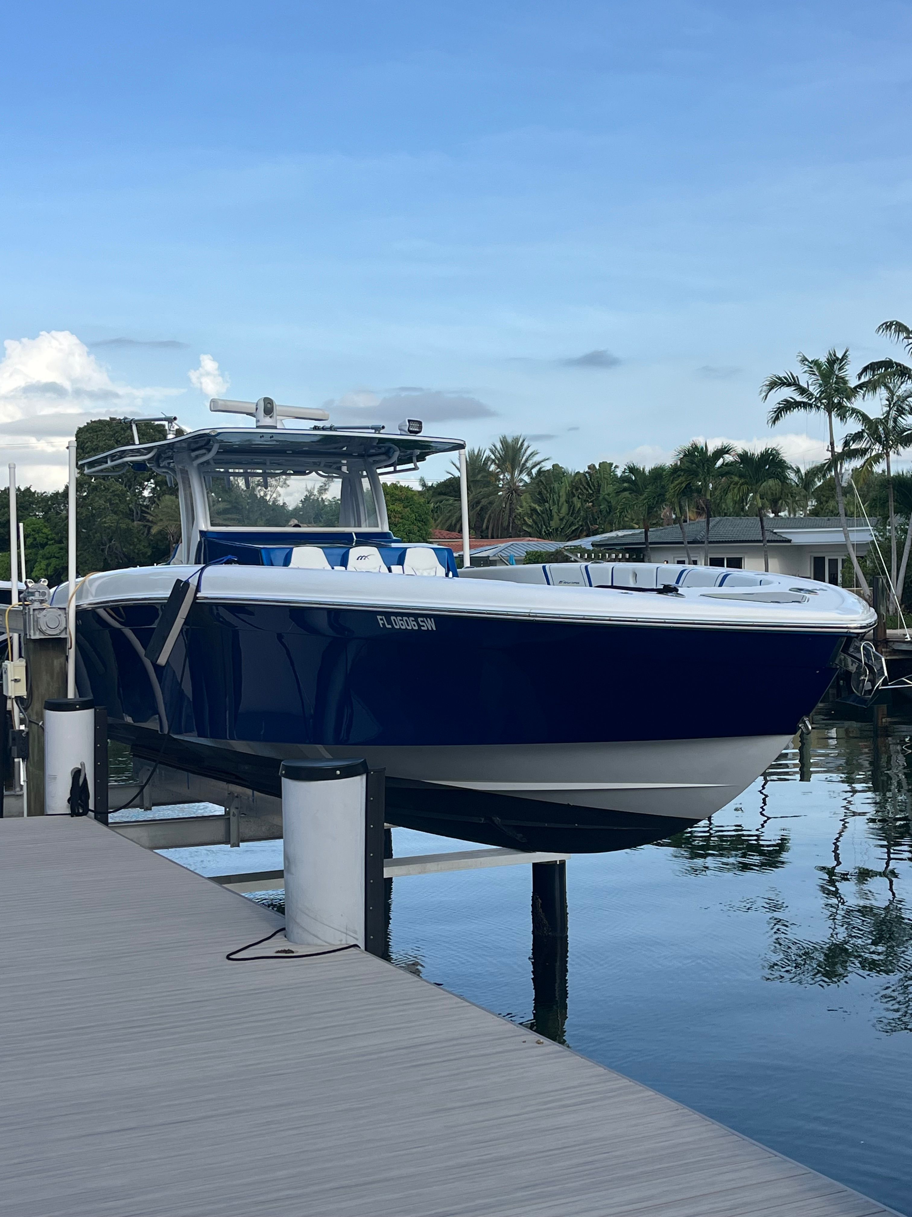 2019 Midnight Express 43 Open