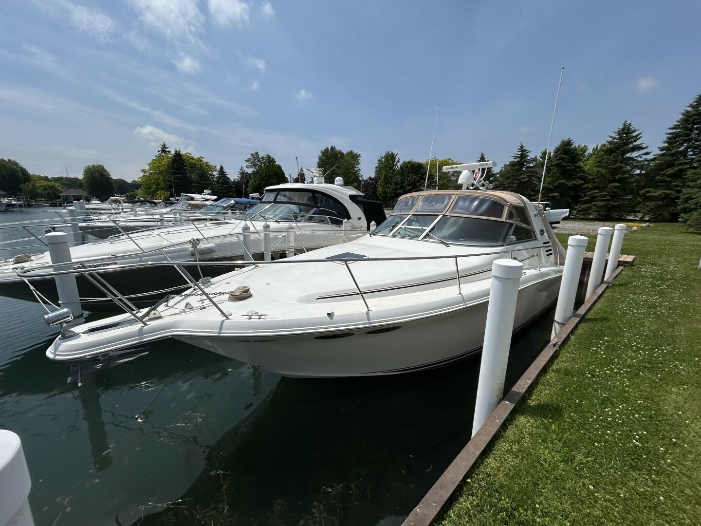 2000 Sea Ray 330 Amberjack