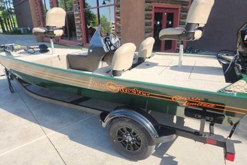 2026 Tracker Bass Tracker Classic Limited