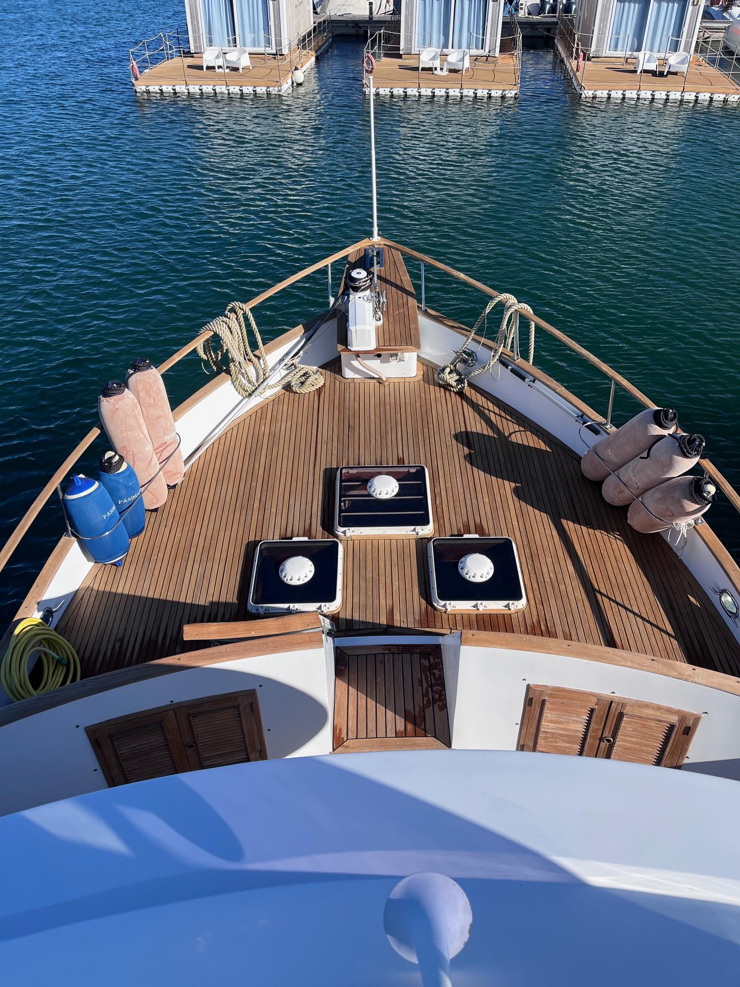 1984 Ocean Alexander Marine Trawler