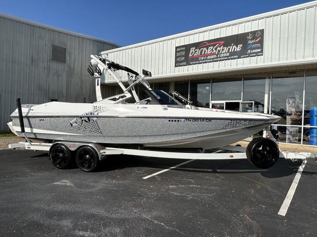 2014 Axis Wake Research A24