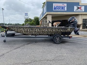 2025 Avid 18 ROGUE Center Console W/ YAMAHA 90