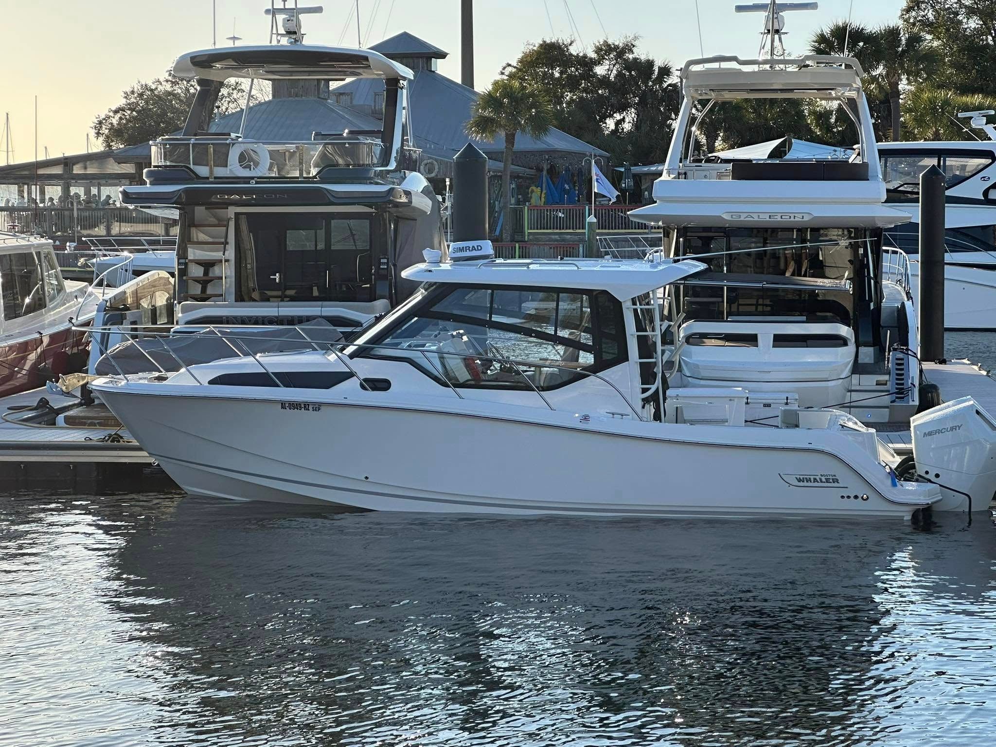 2025 Boston Whaler 325 Conquest