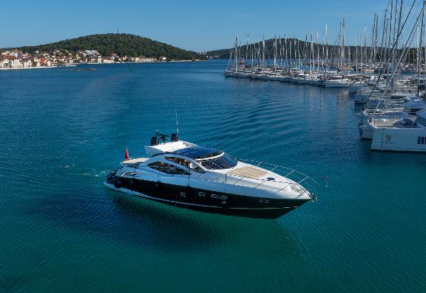2011 Sunseeker Predator 64