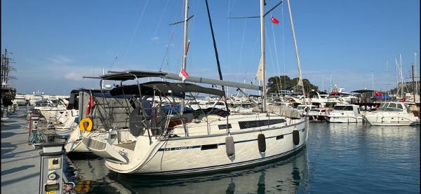 2018 Bavaria 37 Cruiser
