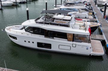 2025 Beneteau Swift Trawler 54