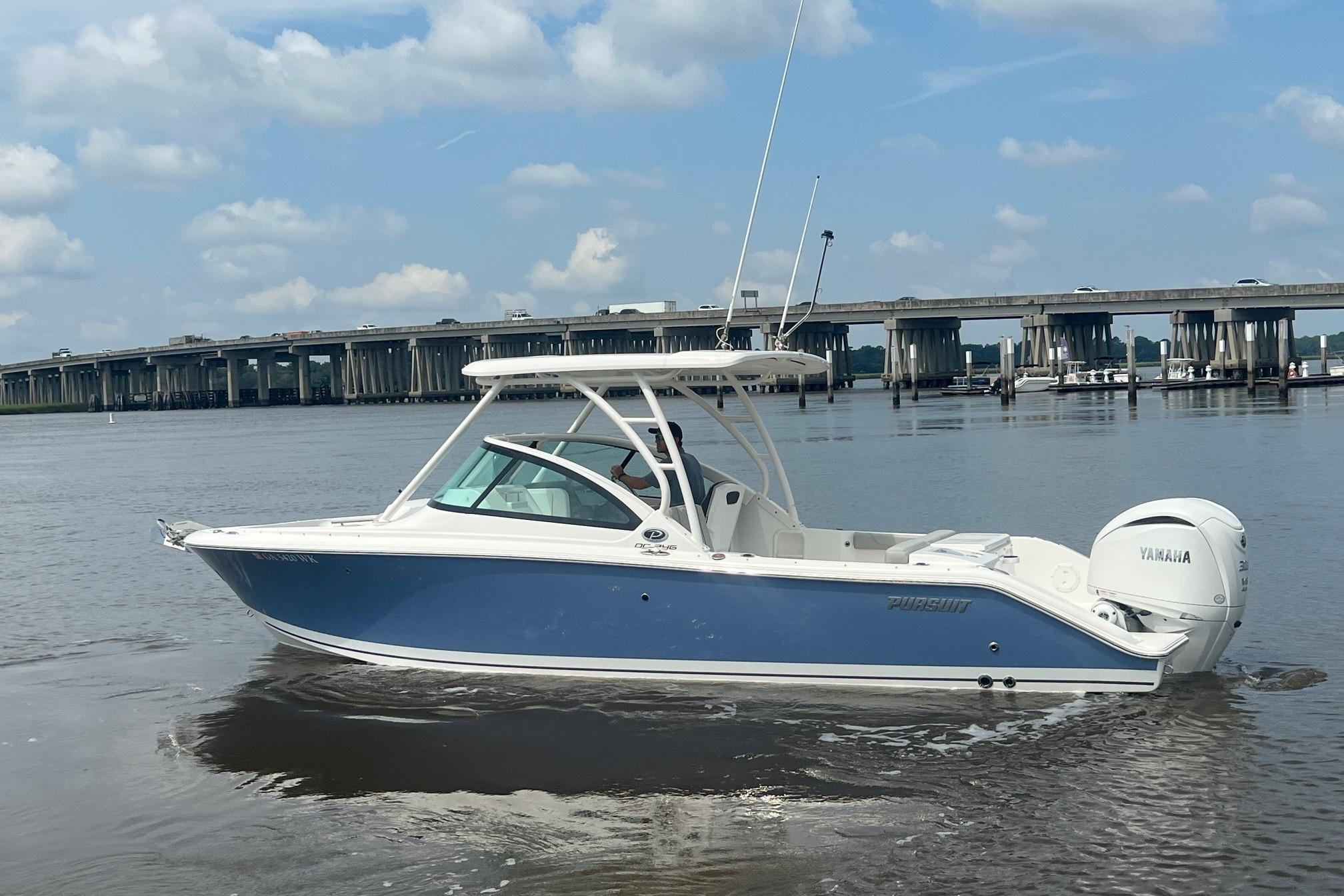2023 Pursuit DC 246 Dual Console