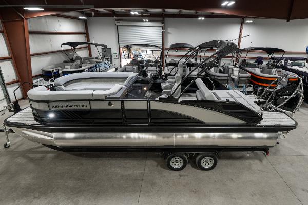 2025 Bennington 24 MSB
