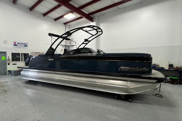2025 Tahoe Pontoon Cascade Elite Windshield