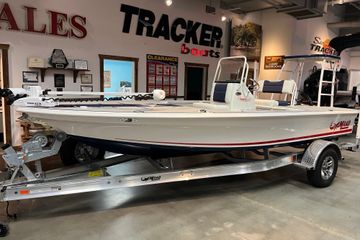 2025 Mako 18 Pro Skiff Patriot Edition