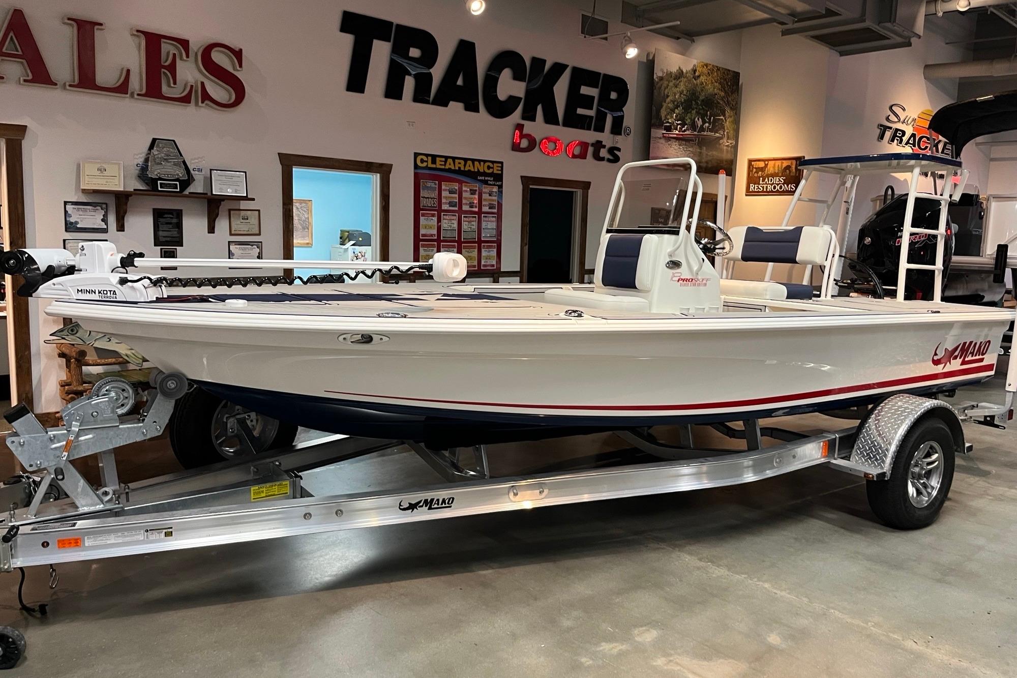 2025 Mako 18 Pro Skiff Patriot Edition