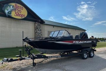 2026 Tracker Targa V-18 Combo