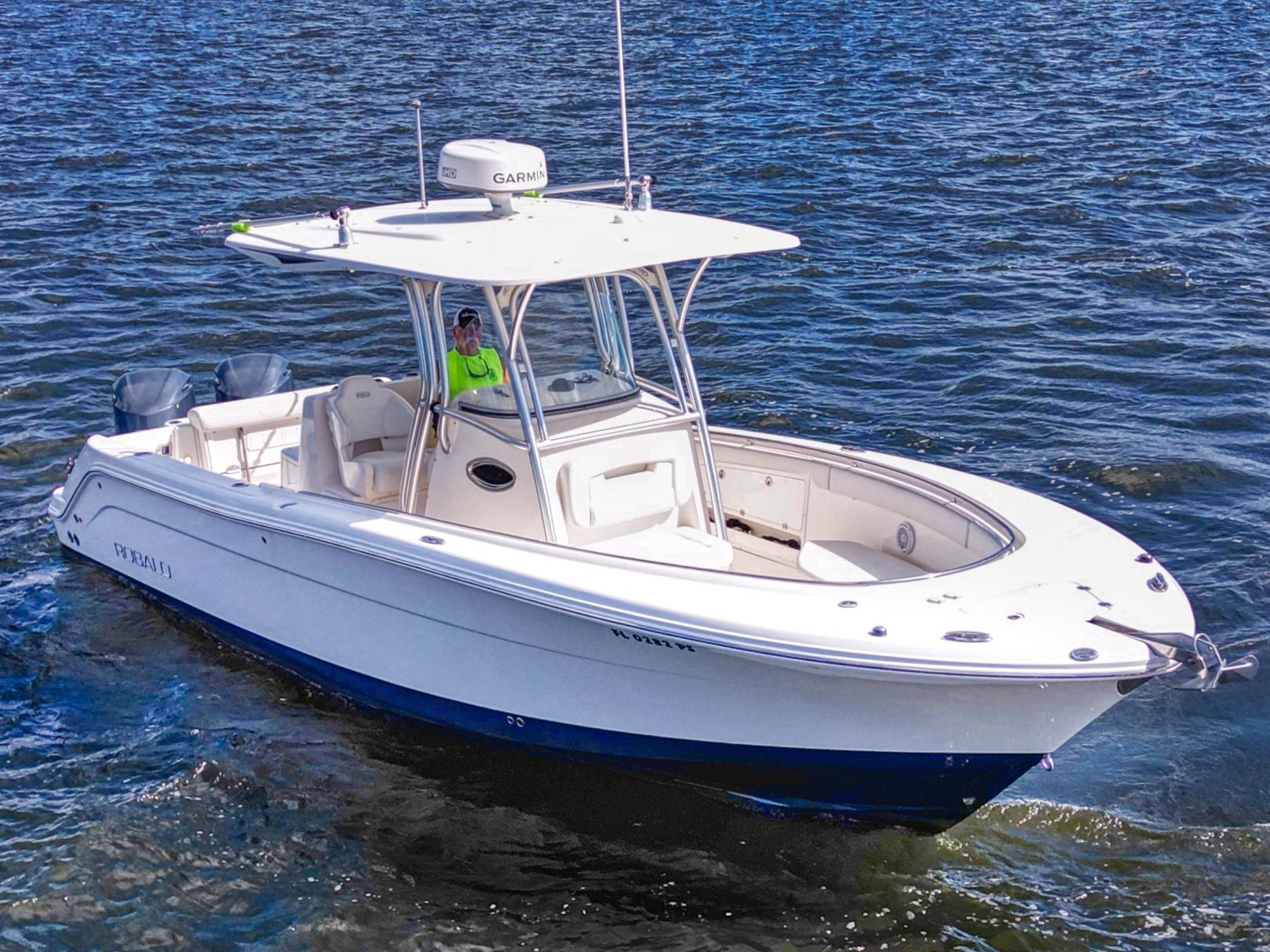 2014 Robalo R300 Center Console
