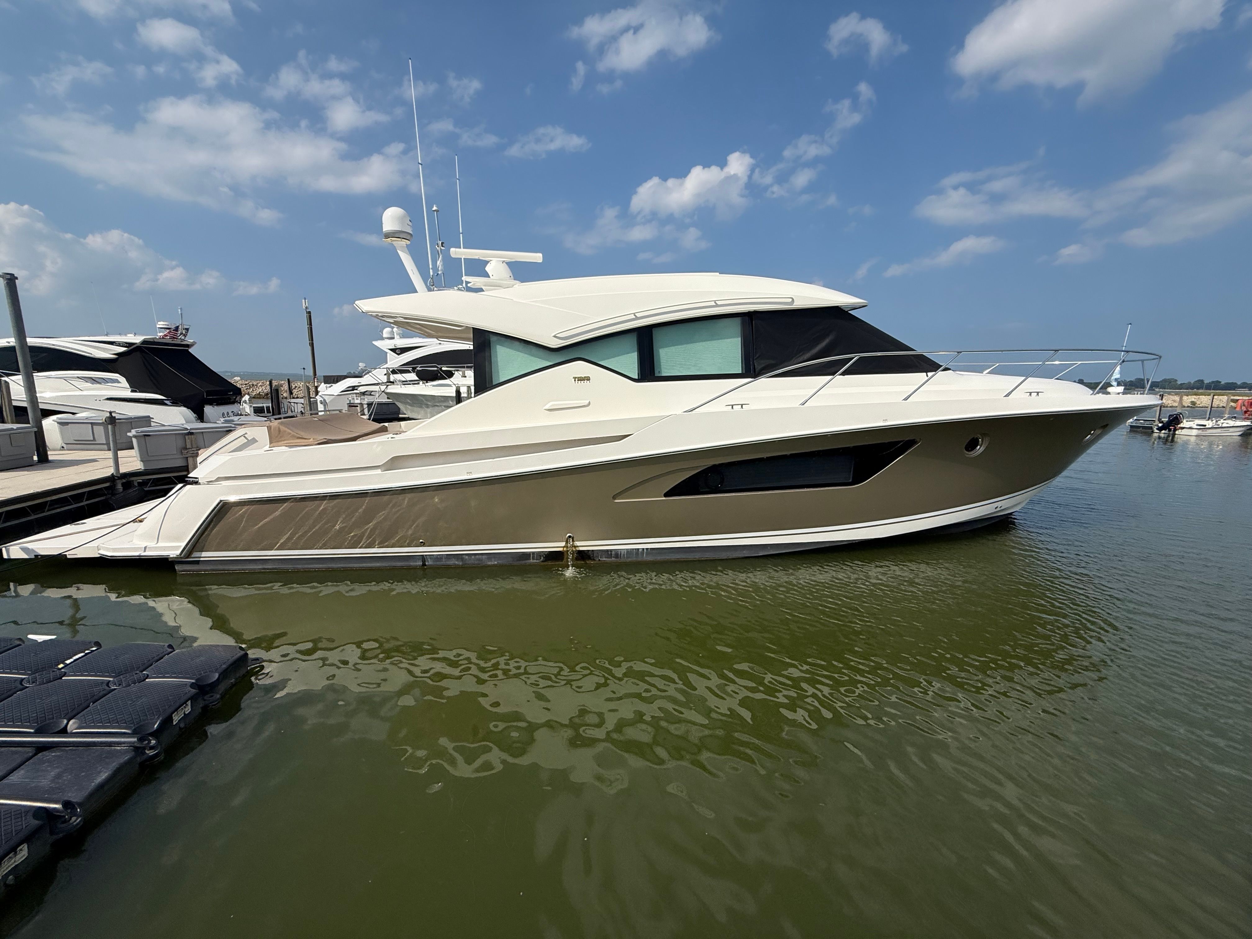 2014 Tiara Yachts 50 Coupe