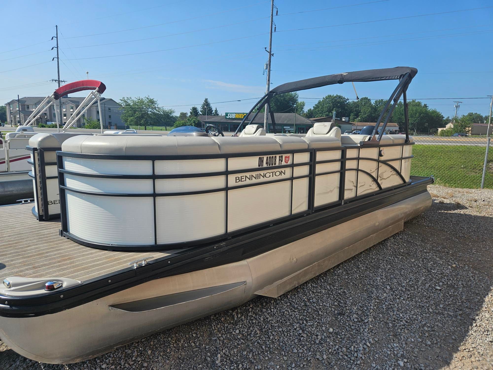 2016 Bennington 22 s