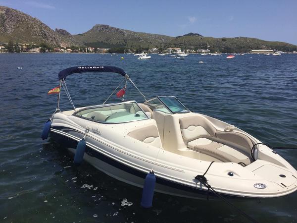 2003 Sea Ray 220 Sundeck