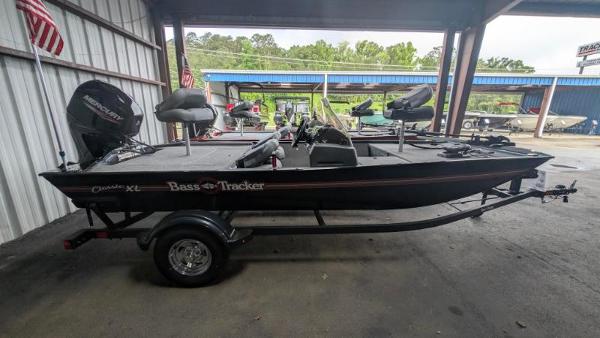 Tracker Bass Tracker Classic XL 2025 Tracker Bass Tracker Classic XL boat in a covered storage area.